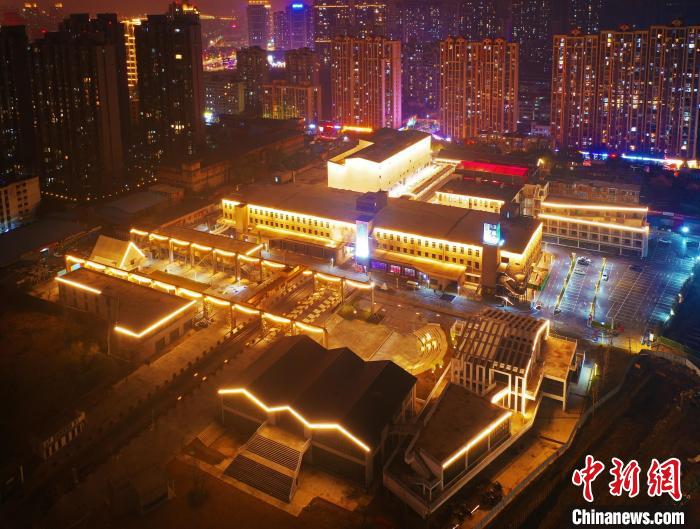 航拍東湖意庫園區(qū)夜景?！∧喜袞|湖區(qū)委統(tǒng)戰(zhàn)部供圖